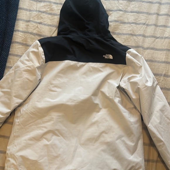 Men’s north face ski jacket XL black and white great condition - Picture 4 of 4